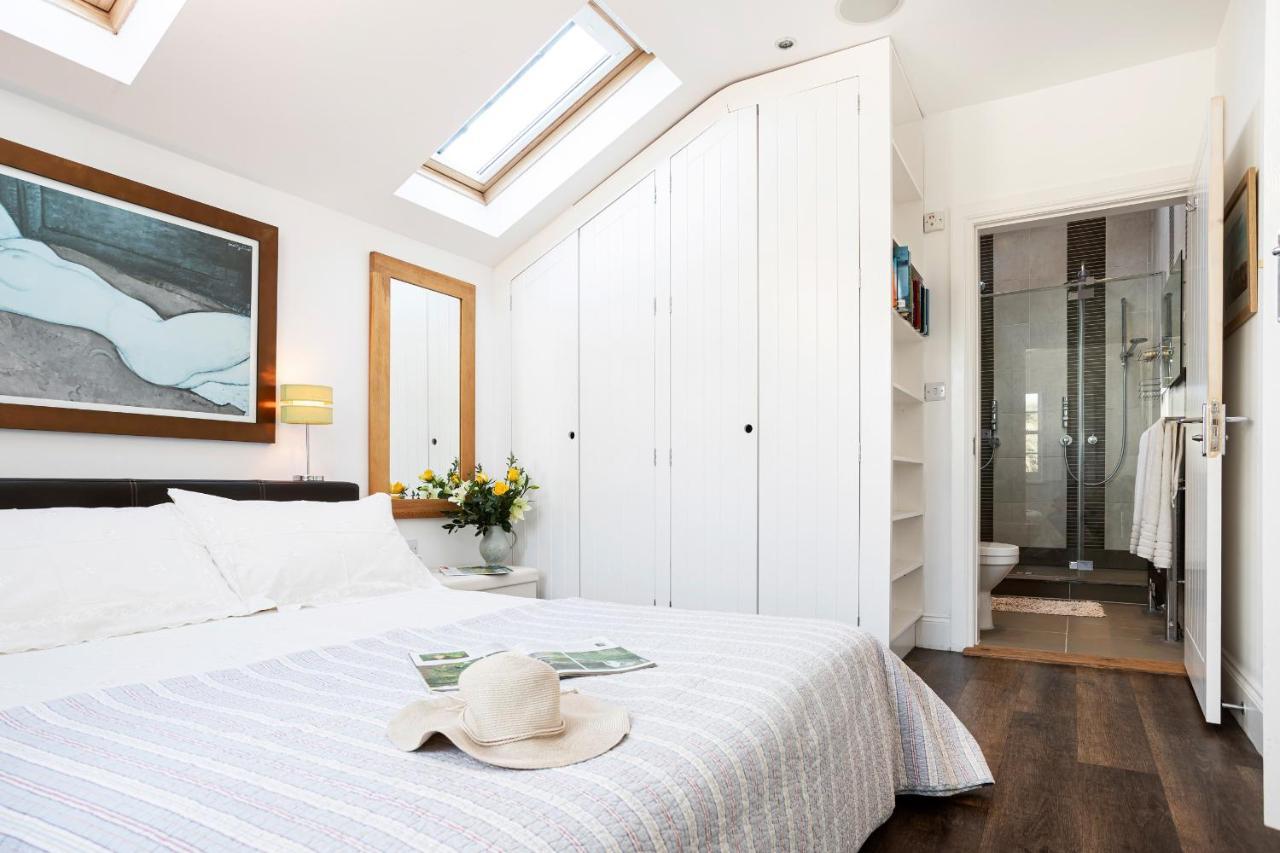 Finest Retreats - Lighthouse Cottage Rampside Exterior photo