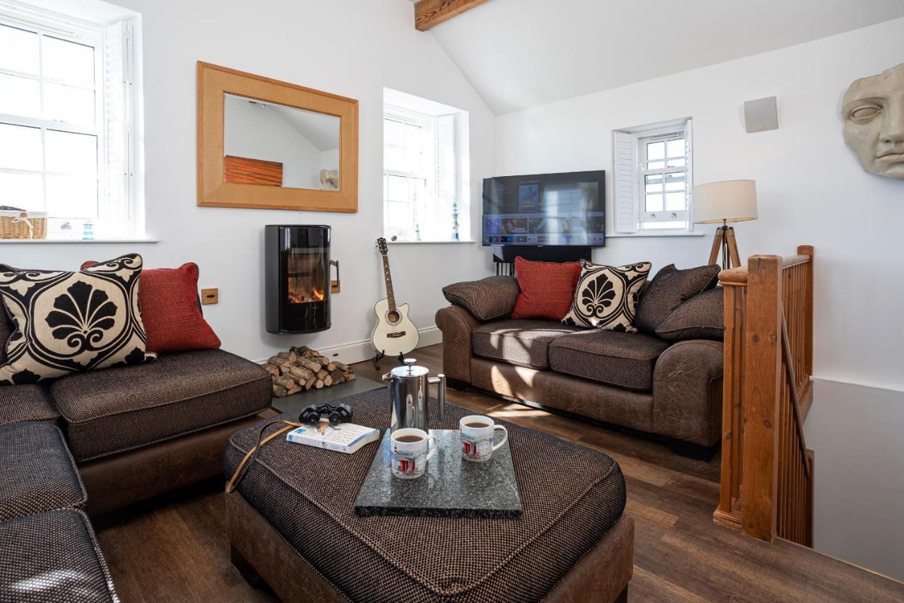 Finest Retreats - Lighthouse Cottage Rampside Exterior photo