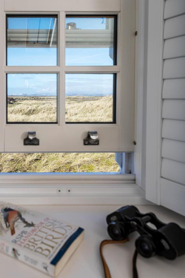 Finest Retreats - Lighthouse Cottage Rampside Exterior photo